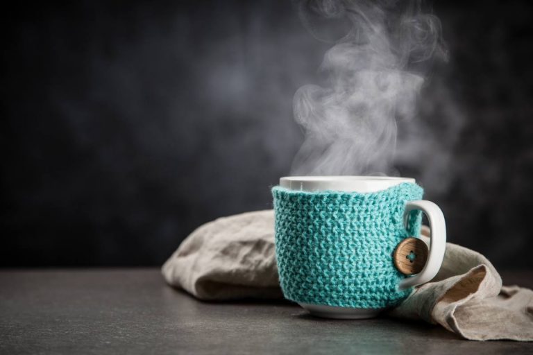 Café et alcool : les 2 boissons à éviter quand il fait froid