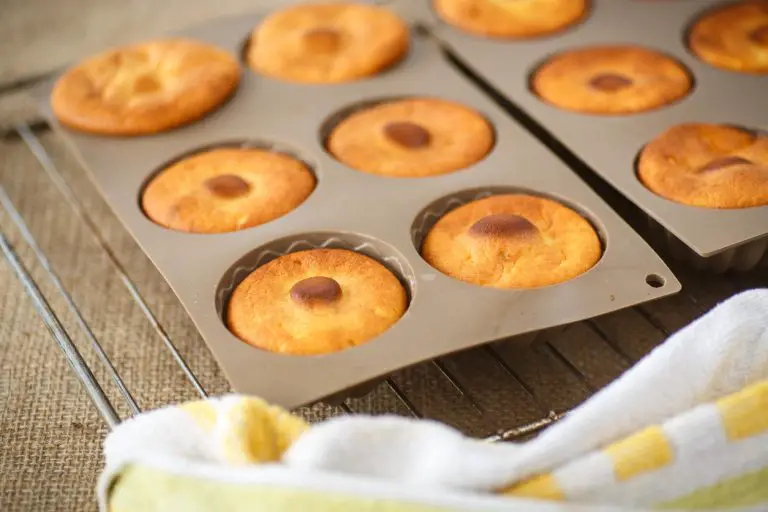 Moules à gâteaux : attention au silicone !