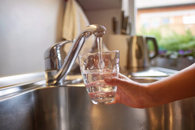 Du tritium radioactif détecté dans l’eau potable de plus de 6 millions de Français