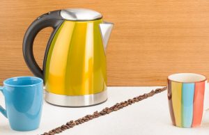 Laver ses sous-vêtements dans la bouilloire de l’hôtel : une pratique dangereuse