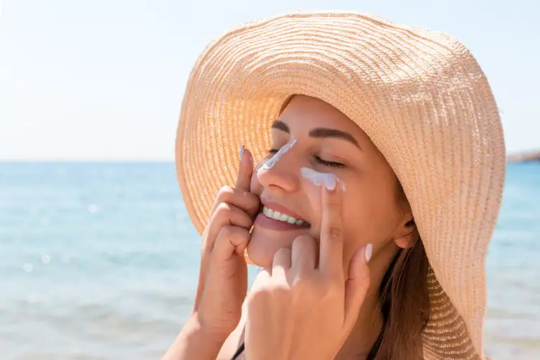 Déodorant, parfum, gel… Les produits à ne pas mettre sur votre peau au soleil