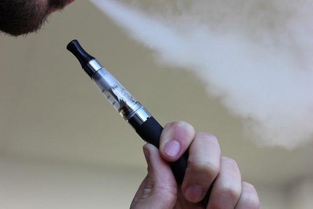 lsaq-1090_cigarette-electronique.jpg