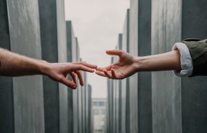 Après le confinement : Garder le contact sans contact