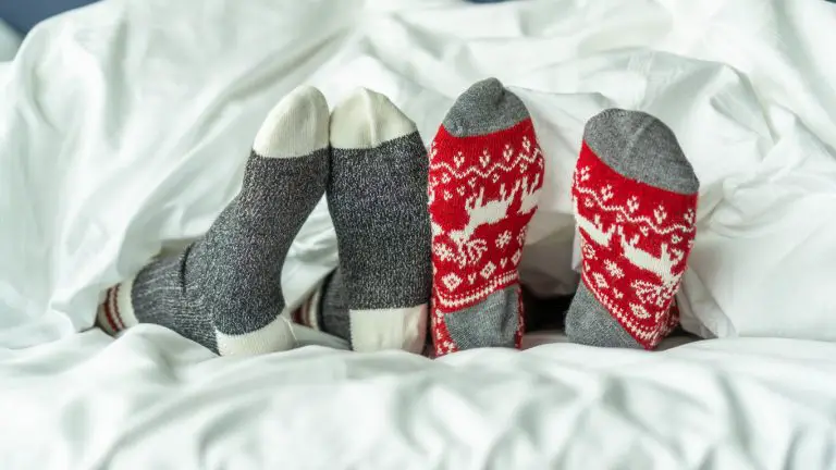 Dormir avec les chaussettes : la fausse bonne idée