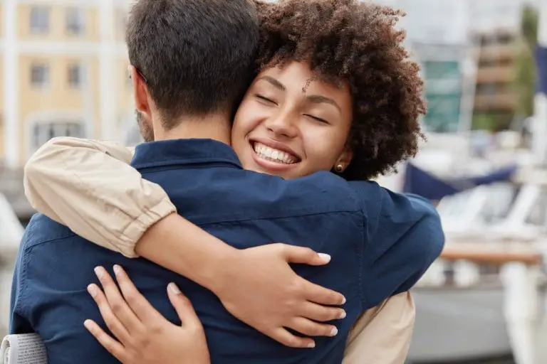 Journée internationale des câlins : découvrez leurs 5 bienfaits pour votre santé