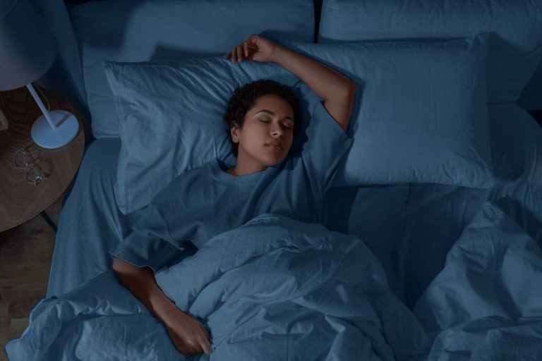 Sommeil : pourquoi certains gardent leur couette, même s’il fait chaud