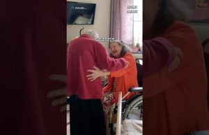 Cette grand-mère de 96 ans revoit sa meilleure amie de 94 ans après cinq années #shorts
